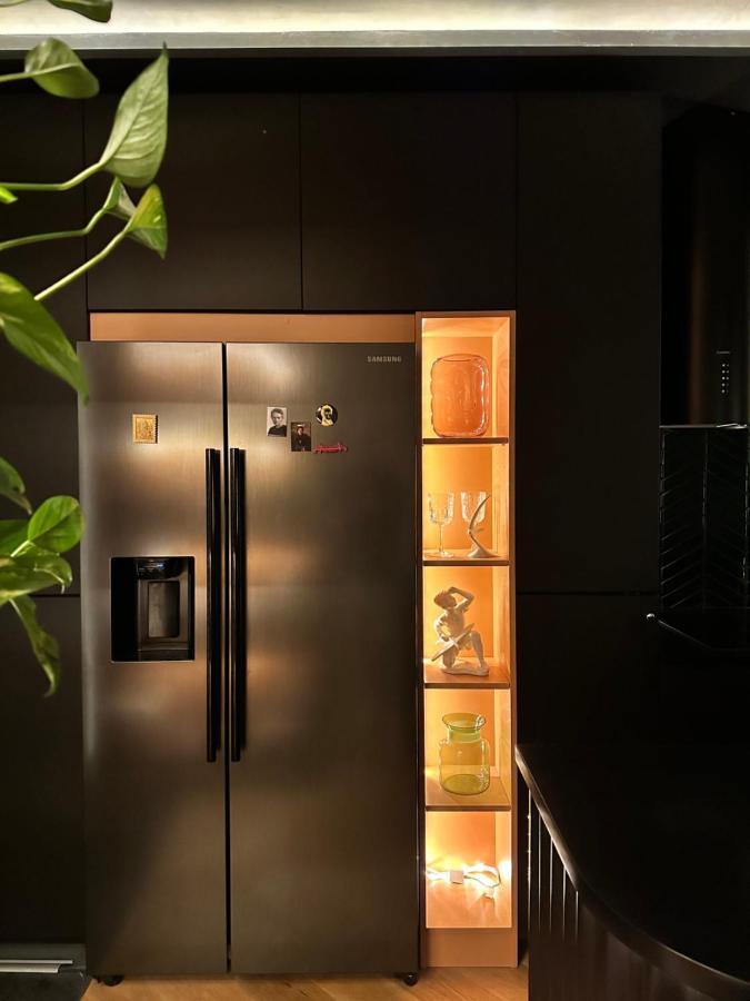 Skyline Elegance With Free Parking Apartment Братислава Екстериор снимка