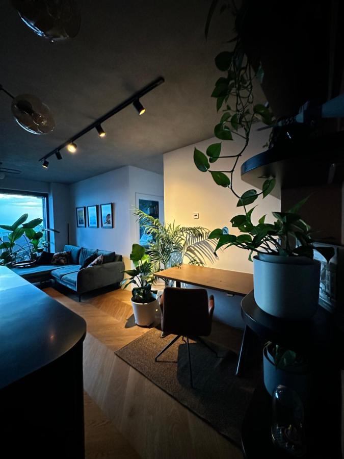 Skyline Elegance With Free Parking Apartment Братислава Екстериор снимка