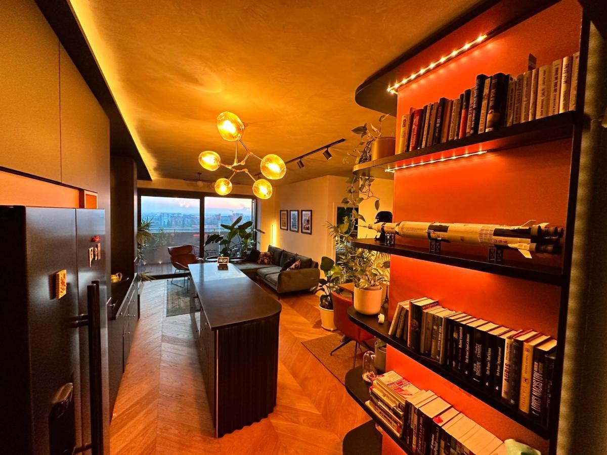 Skyline Elegance With Free Parking Apartment Братислава Екстериор снимка
