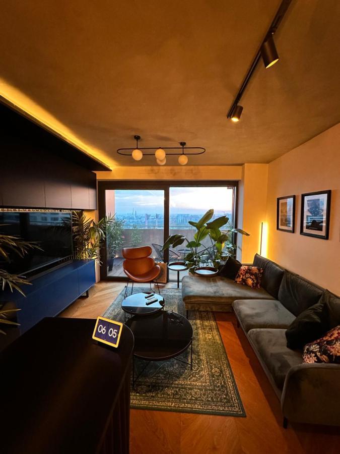 Skyline Elegance With Free Parking Apartment Братислава Екстериор снимка